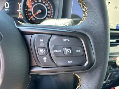 Used 2024 Jeep Gladiator Sport AWD/4WD image 13