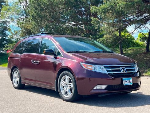 Used 2013 Honda Odyssey Touring image 1