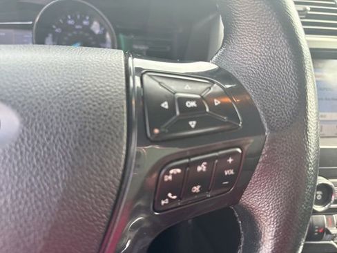 Used 2019 Ford Explorer XLT w/ Equipment Group 202A AWD/4WD image 21