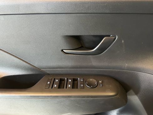 Used 2025 Hyundai Kona SEL AWD/4WD image 19