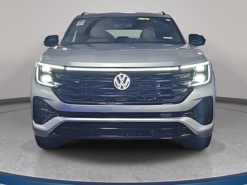 Used 2026 Volkswagen Atlas Cross Sport SEL R-Line AWD/4WD image 2
