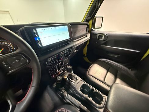 Used 2024 Jeep Wrangler Unlimited Rubicon AWD/4WD image 85