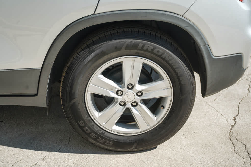 Used 2019 Chevrolet Trax LT w/ LT Convenience Package FWD image 10