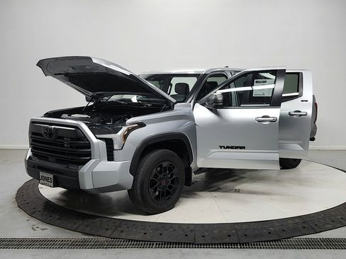 Used 2024 Toyota Tundra SR5 w/ SR5 Premium Package AWD/4WD image 11