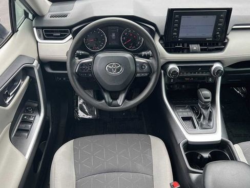 Used 2021 Toyota RAV4 XLE FWD image 21