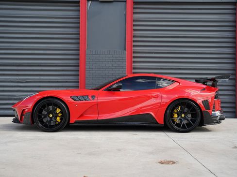Used 2019 Ferrari 812 Superfast image 14