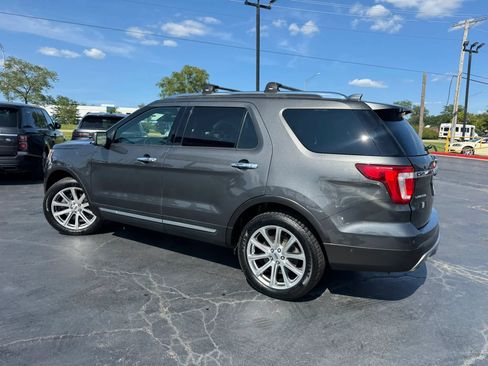 Used 2016 Ford Explorer Limited w/ Equipment Group 301A AWD/4WD image 2