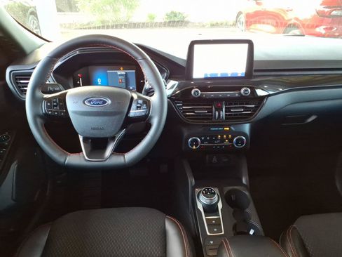 Certified 2025 Ford Escape ST-Line Select AWD/4WD image 13