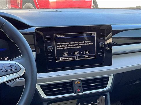 New 2025 Volkswagen Taos SE FWD image 6