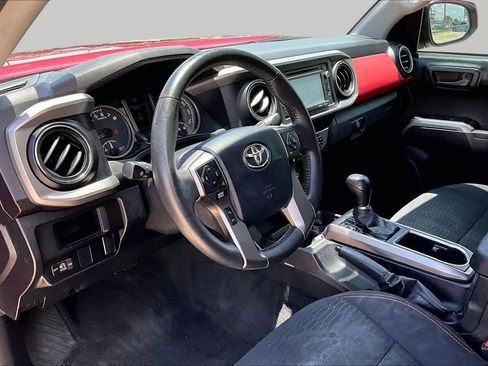 Used 2016 Toyota Tacoma SR5 w/ Towing Package RWD image 18
