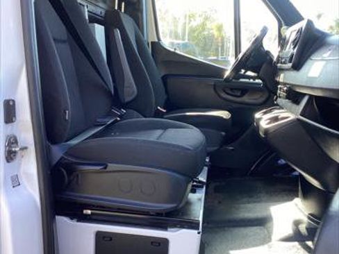 Used 2022 Mercedes-Benz Sprinter 1500 image 18
