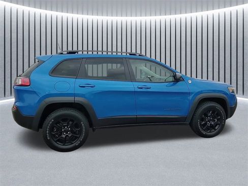 Used 2021 Jeep Cherokee Trailhawk image 2