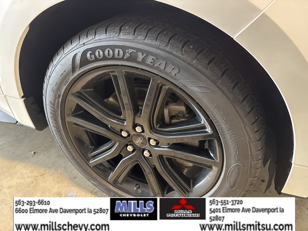 Used 2022 Ford Edge ST-Line w/ Cold Weather Package AWD/4WD image 19