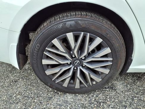 Used 2025 Nissan Altima 2.5 SV FWD image 22