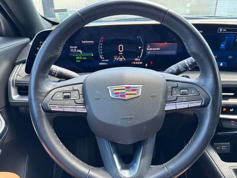 Used 2025 Cadillac XT4 Premium Luxury FWD image 29