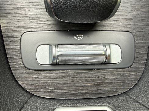 Used 2021 Mercedes-Benz GLS 580 4MATIC image 42