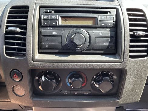 Used 2011 Nissan Pathfinder S AWD/4WD image 22