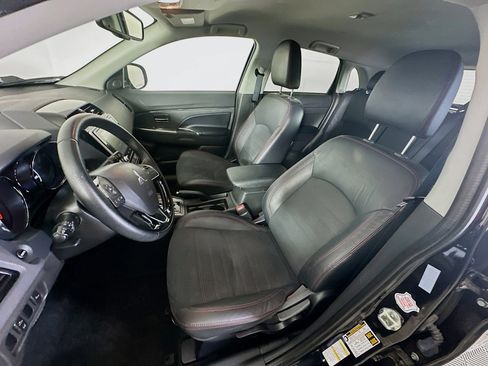 Used 2023 Mitsubishi Outlander Sport SE image 13