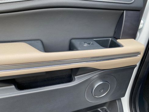 Used 2024 Ford Expedition XLT image 38