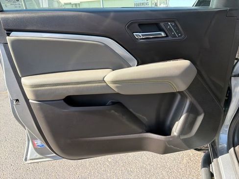 Used 2025 Chevrolet Colorado ZR2 AWD/4WD image 15