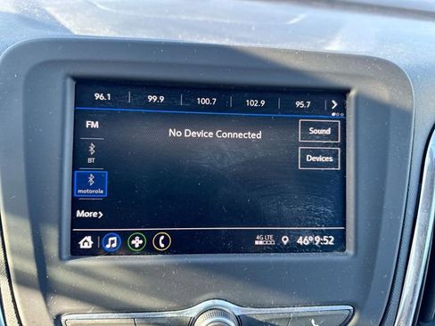 Used 2020 Chevrolet Equinox LS image 16