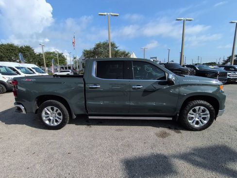 Used 2025 Chevrolet Silverado 1500 LTZ w/ LTZ Premium Package AWD/4WD image 4