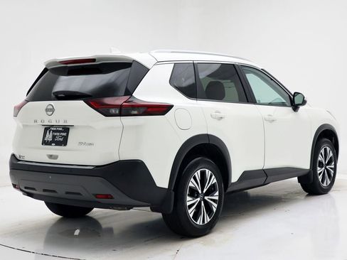 Used 2023 Nissan Rogue SV w/ SV Premium Package image 9