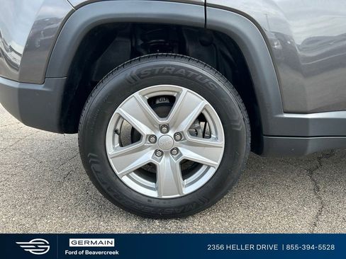Used 2022 Jeep Compass Latitude AWD/4WD image 10