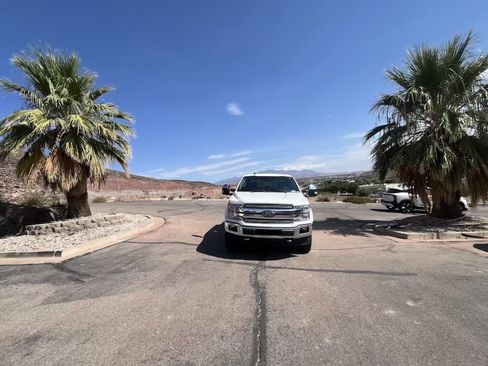 Used 2019 Ford F150 Lariat w/ Equipment Group 502A Luxury AWD/4WD image 8
