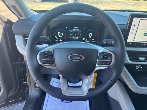 New 2026 Ford Explorer Active w/ Active Comfort Package RWD image 3