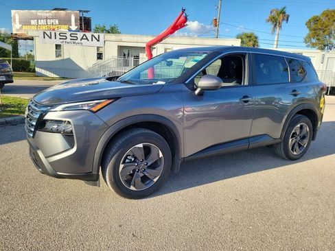 Certified 2026 Nissan Rogue SV image 9