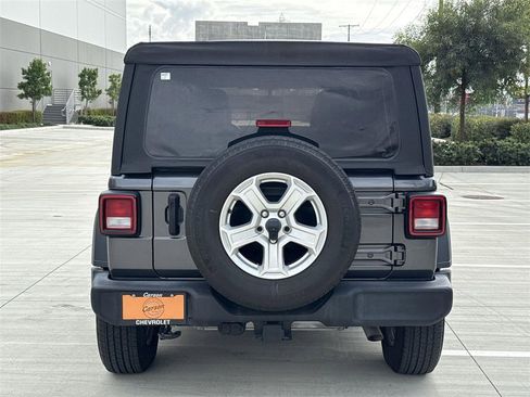 Used 2022 Jeep Wrangler Unlimited Sport image 4