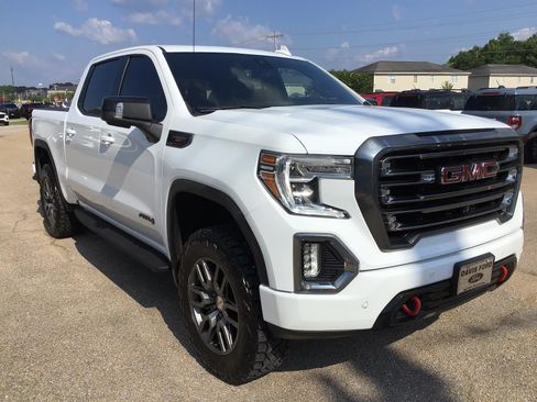 Used 2021 GMC Sierra 1500 AT4 w/ AT4 Premium Package AWD/4WD image 9