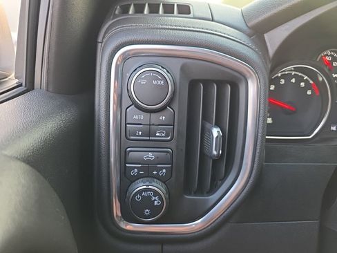 Used 2021 Chevrolet Silverado 1500 LT AWD/4WD image 29