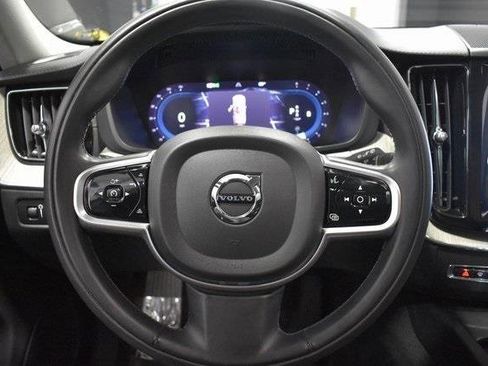 Used 2022 Volvo XC60 B5 Inscription w/ Climate Package image 28