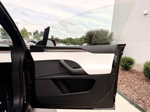 Used 2023 Tesla Model X AWD/4WD image 38