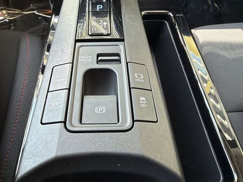 Used 2025 Toyota Prius Plug-In Hybrid FWD image 21