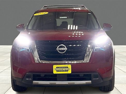 Used 2024 Nissan Pathfinder Platinum w/ Cargo Package image 3