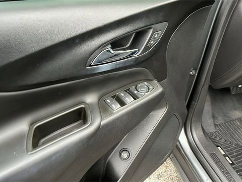 Used 2021 Chevrolet Equinox LT image 12
