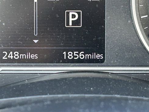 Used 2025 Nissan Versa SV w/ Trunk Package image 28