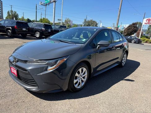 Used 2024 Toyota Corolla LE FWD image 4