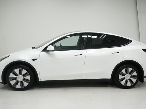 Used 2023 Tesla Model Y Long Range AWD/4WD image 7