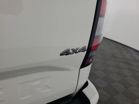 New 2026 Nissan Frontier SV w/ Tow Package image 30