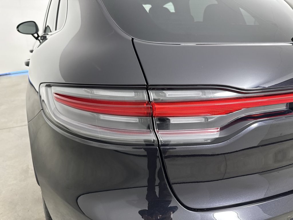 Certified 2024 Porsche Macan S AWD/4WD image 18