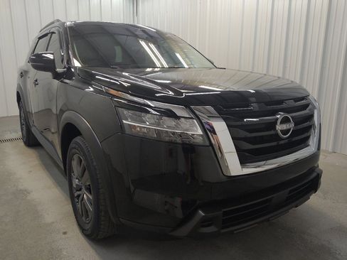 Used 2022 Nissan Pathfinder SV AWD/4WD image 13