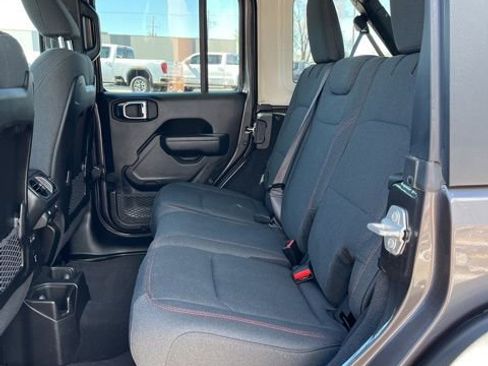 Used 2025 Jeep Wrangler Unlimited Rubicon AWD/4WD image 28