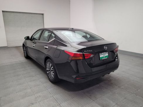 Used 2025 Nissan Altima 2.5 SV FWD image 5