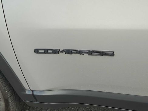 Used 2023 Jeep Compass Altitude w/ Sun and Sound Group image 15