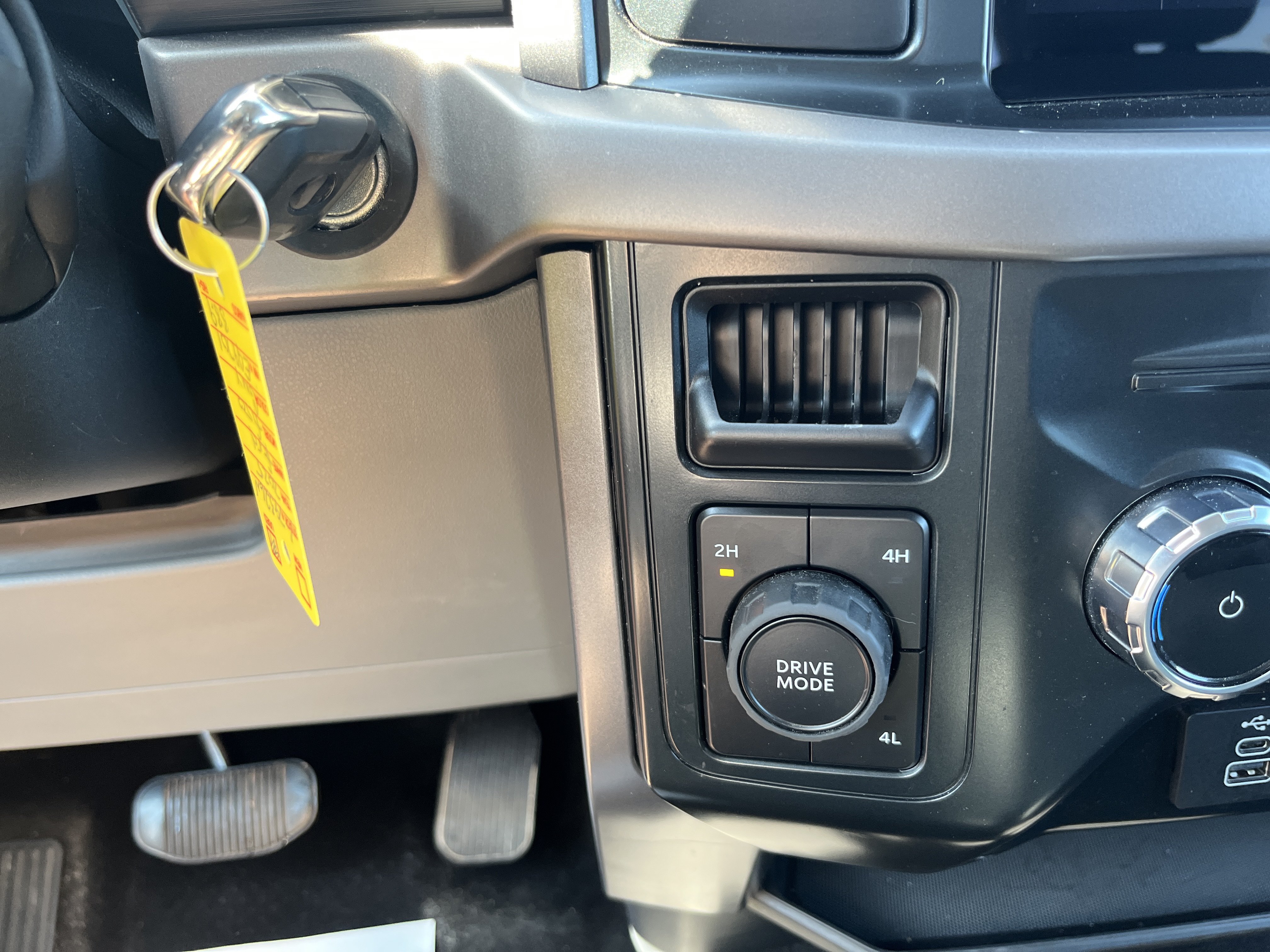 Used 2025 Ford F150 XLT w/ Equipment Group 301A Standard AWD/4WD image 21