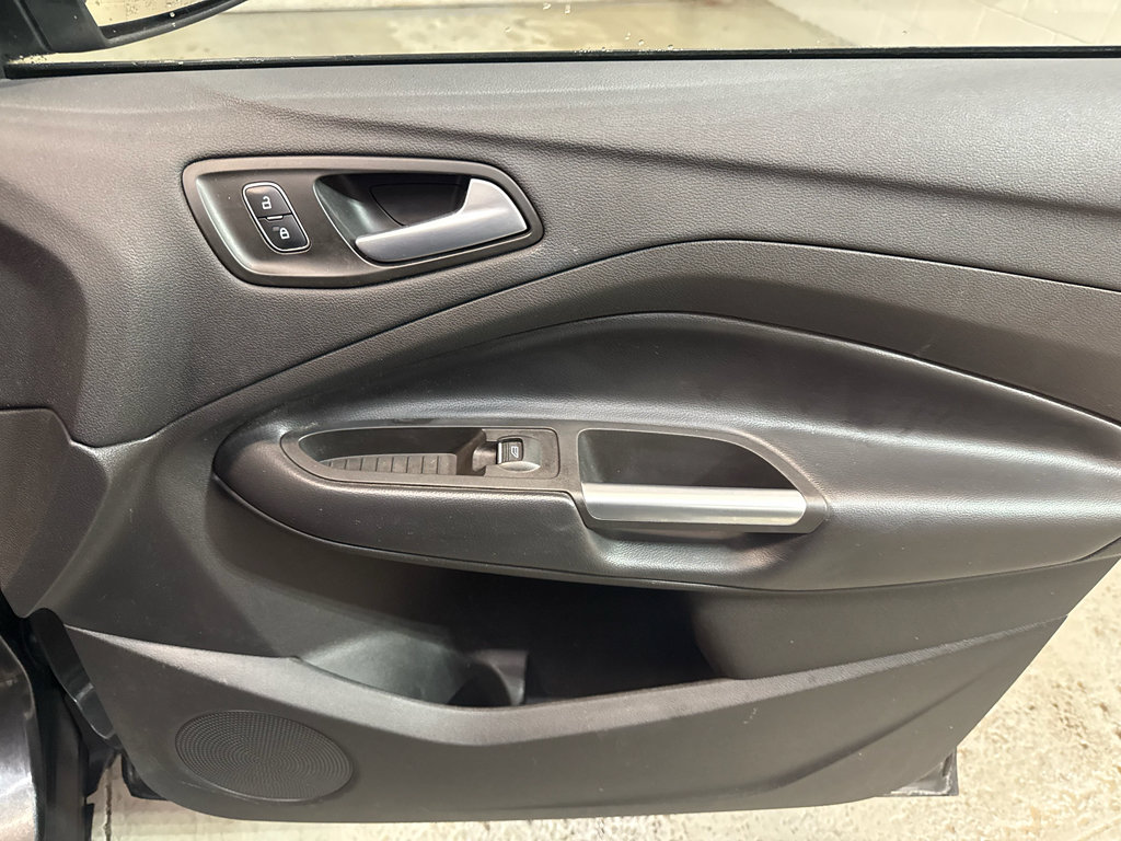 Used 2019 Ford Escape SEL FWD image 21
